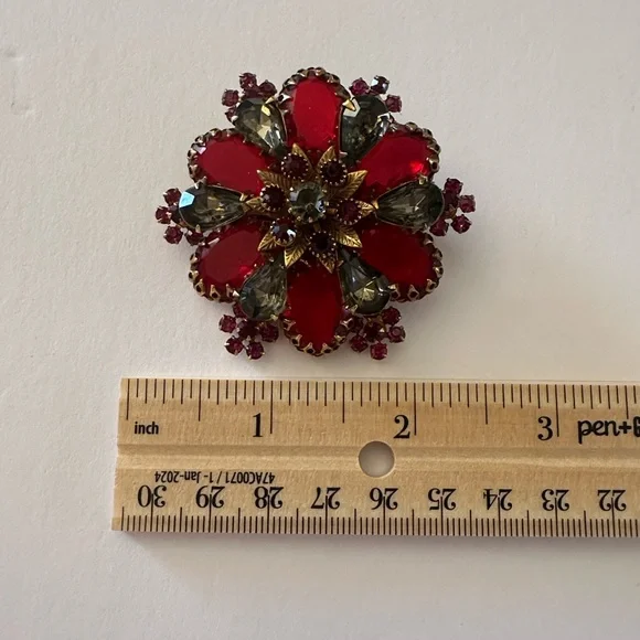Vintage High End Red Oval Cabochon  Prong Set Rhinestone AB Brooch - Picture 3 of 3